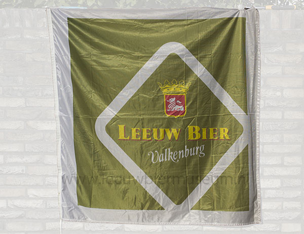 Leeuw bier lichtgroen vlag